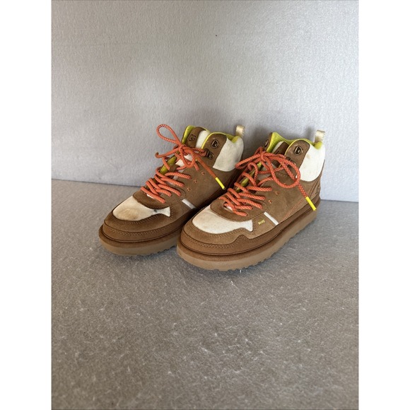 Ugg Highland Hi Heritage Sneaker Boots Women's Size: 9 Winter Warm - Picture 1 of 9
